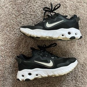 Nike React Art3mis Sneakers
